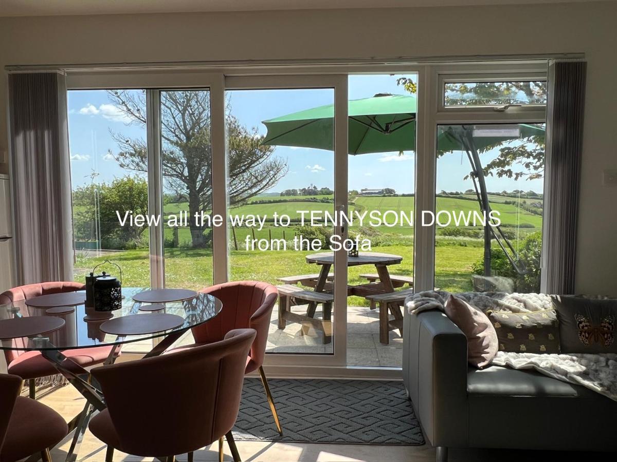 Valley View Self-Catering Coastal Bungalow In Rural West Wight Freshwater Εξωτερικό φωτογραφία