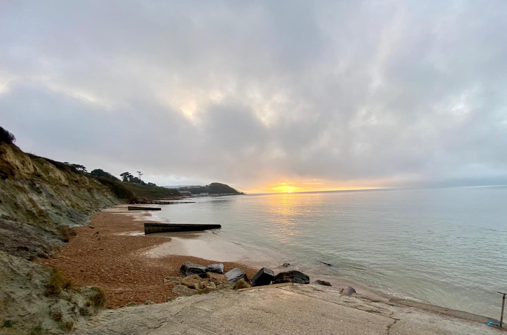 Valley View Self-Catering Coastal Bungalow In Rural West Wight Freshwater Εξωτερικό φωτογραφία