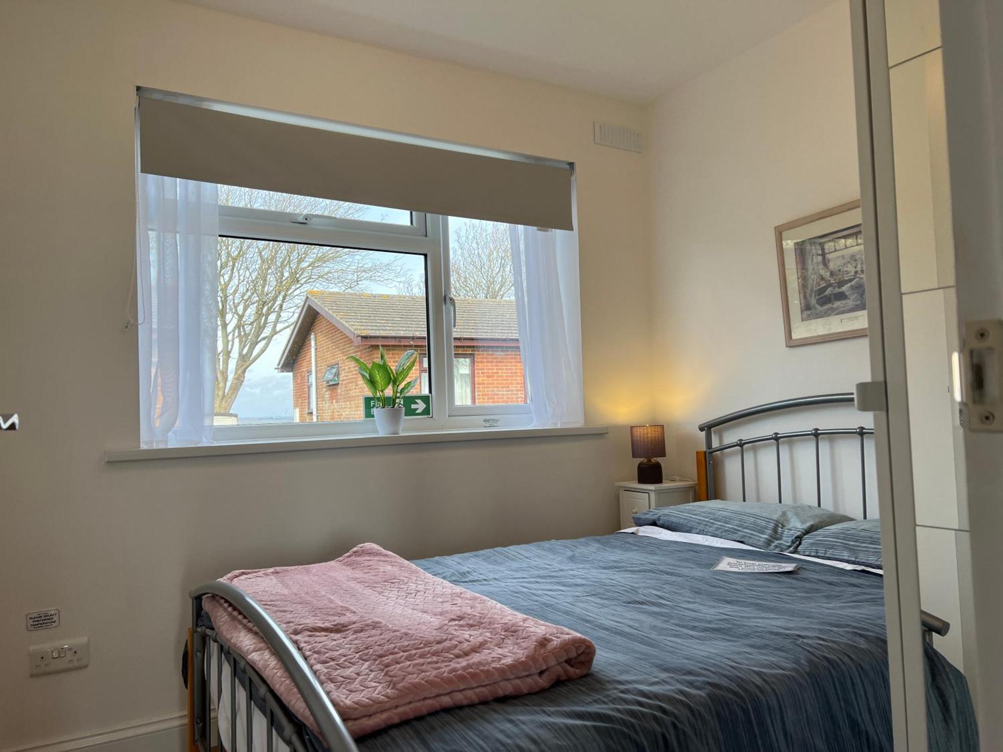 Valley View Self-Catering Coastal Bungalow In Rural West Wight Freshwater Εξωτερικό φωτογραφία